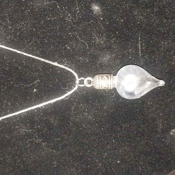 Nicole on a grain of rice - Picture 3 of 5